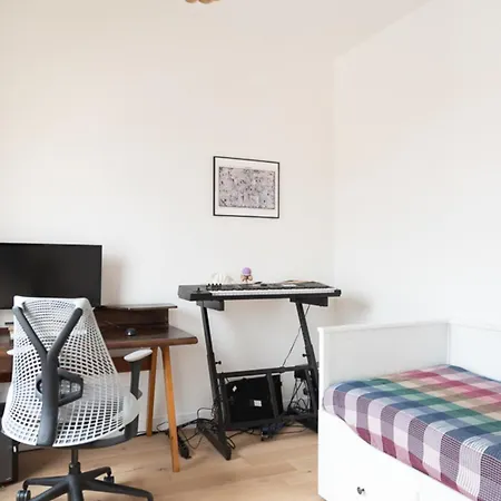 Apartment T4 With Balcony Near Paris *