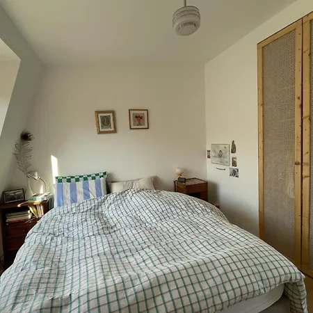 Apartment T4 With Balcony Near Paris *